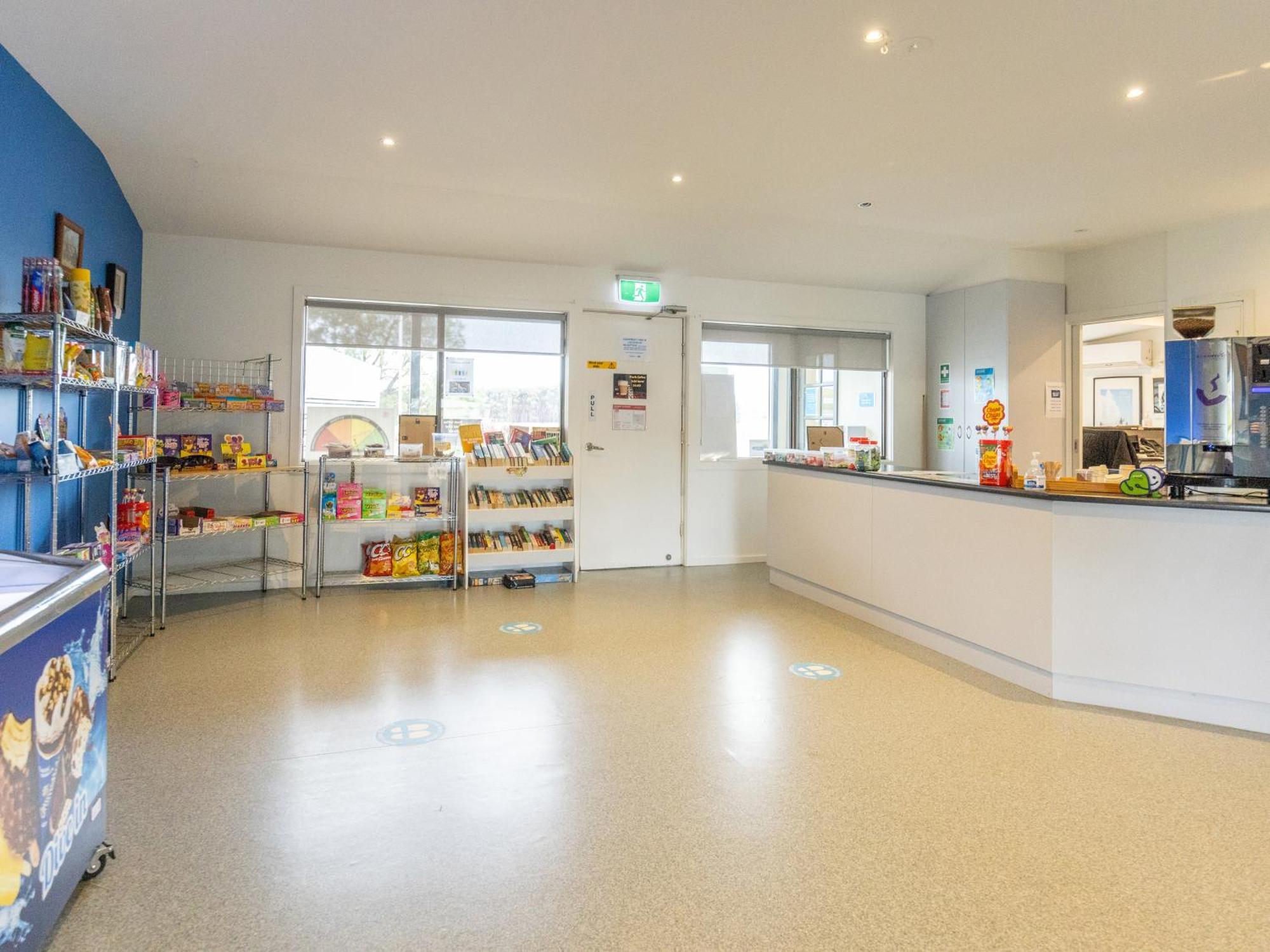 Nrma Warrnambool Riverside Holiday Park Экстерьер фото