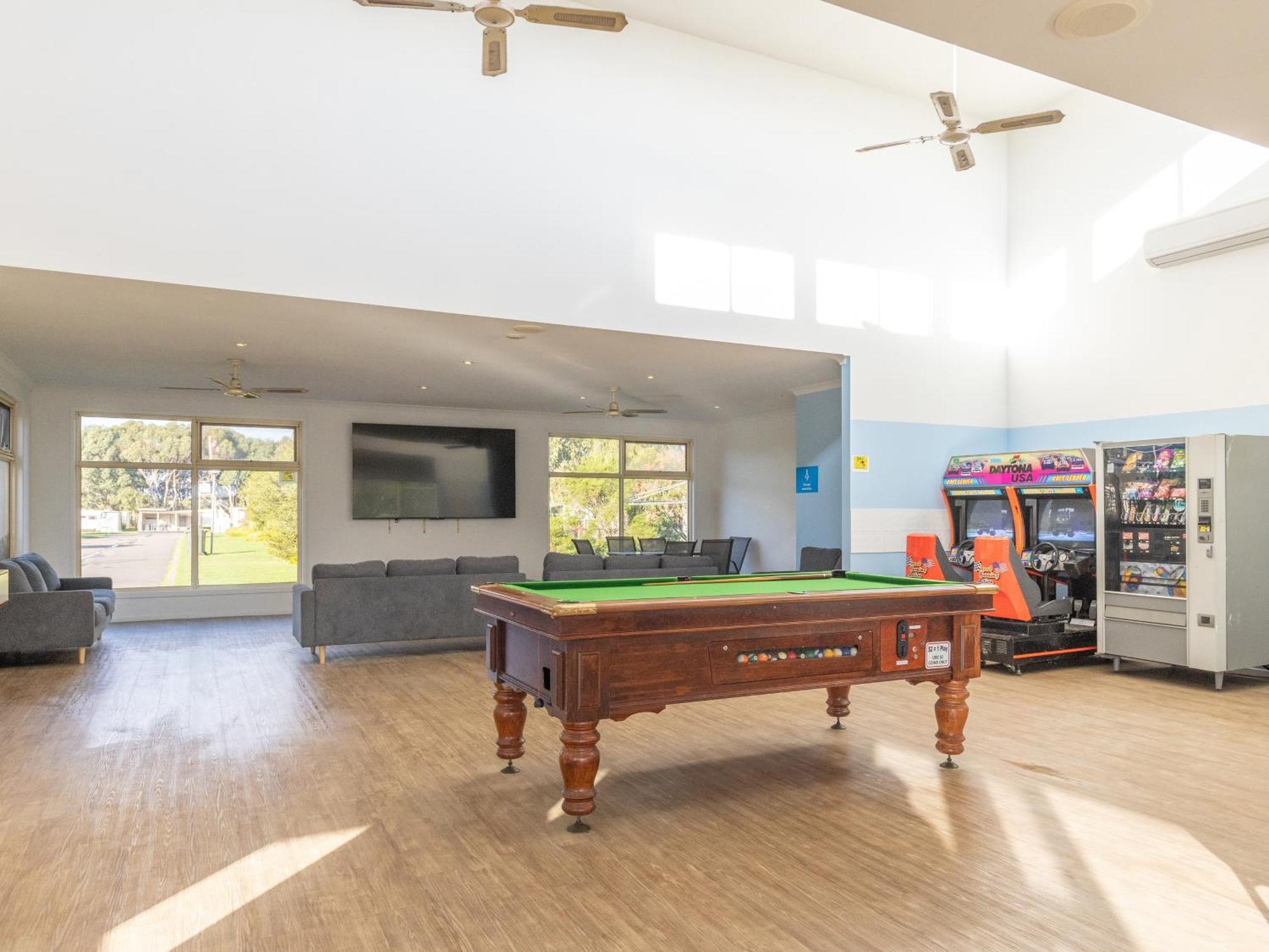 Nrma Warrnambool Riverside Holiday Park Экстерьер фото