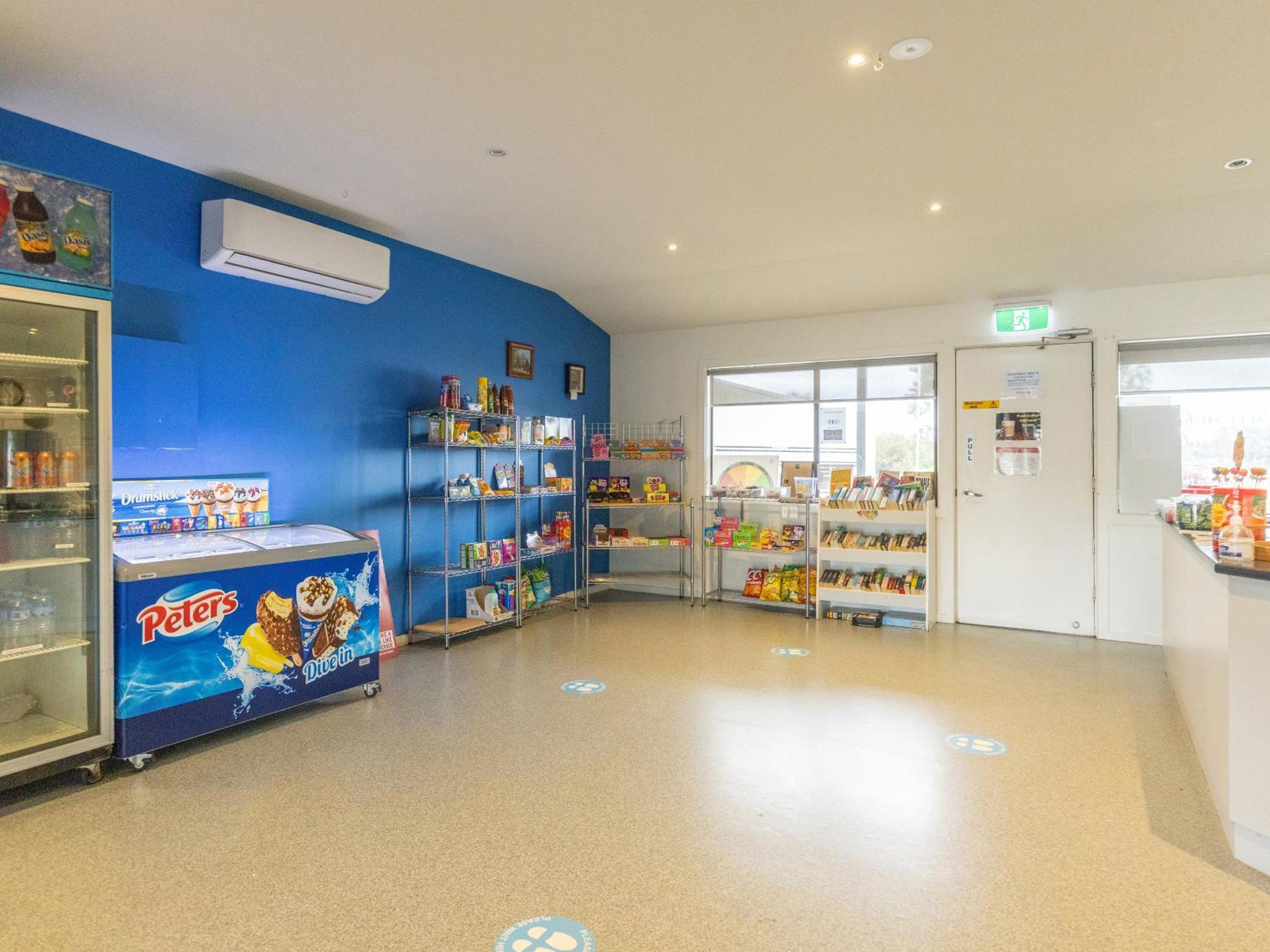 Nrma Warrnambool Riverside Holiday Park Экстерьер фото