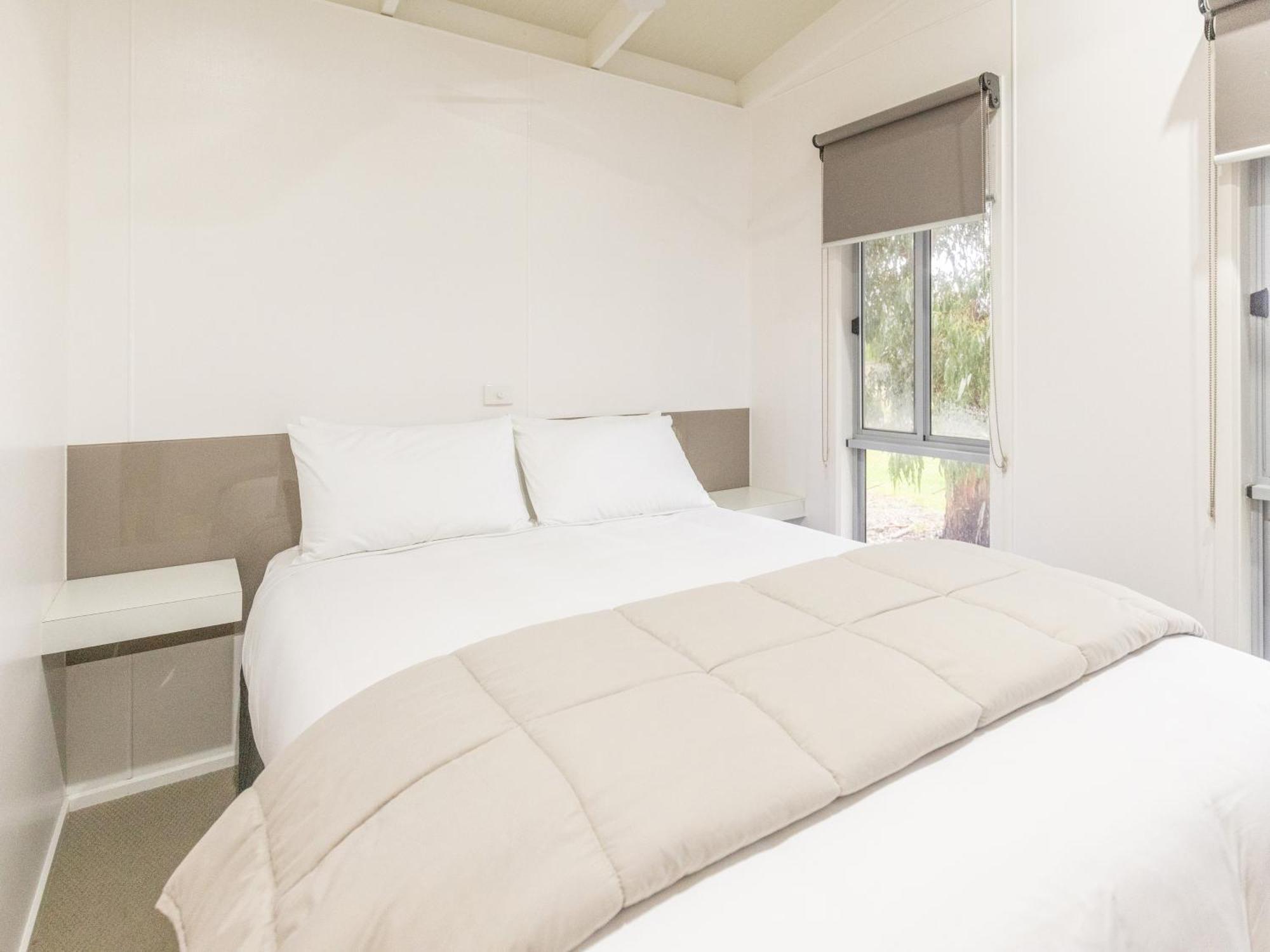 Nrma Warrnambool Riverside Holiday Park Номер фото