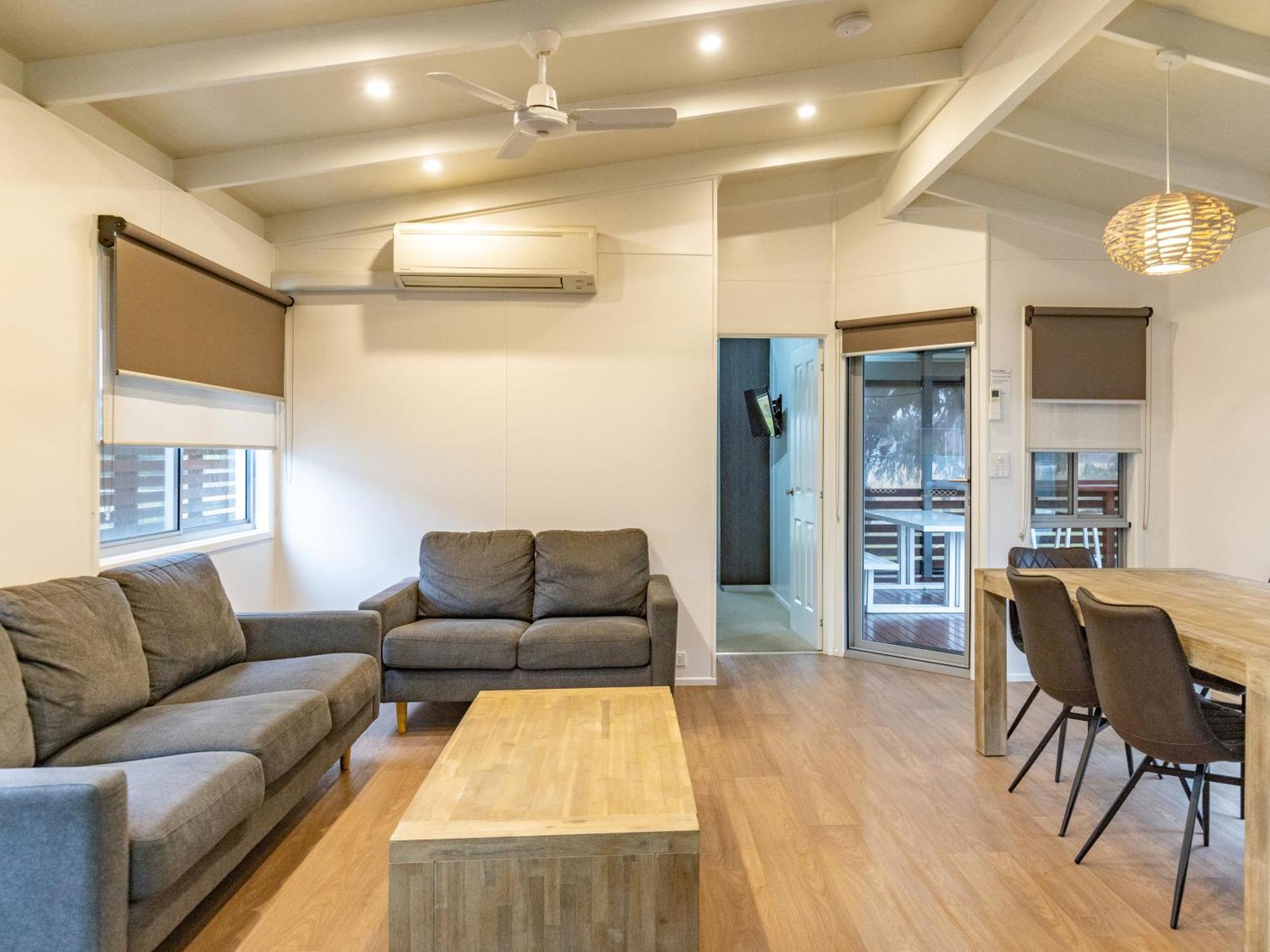 Nrma Warrnambool Riverside Holiday Park Номер фото
