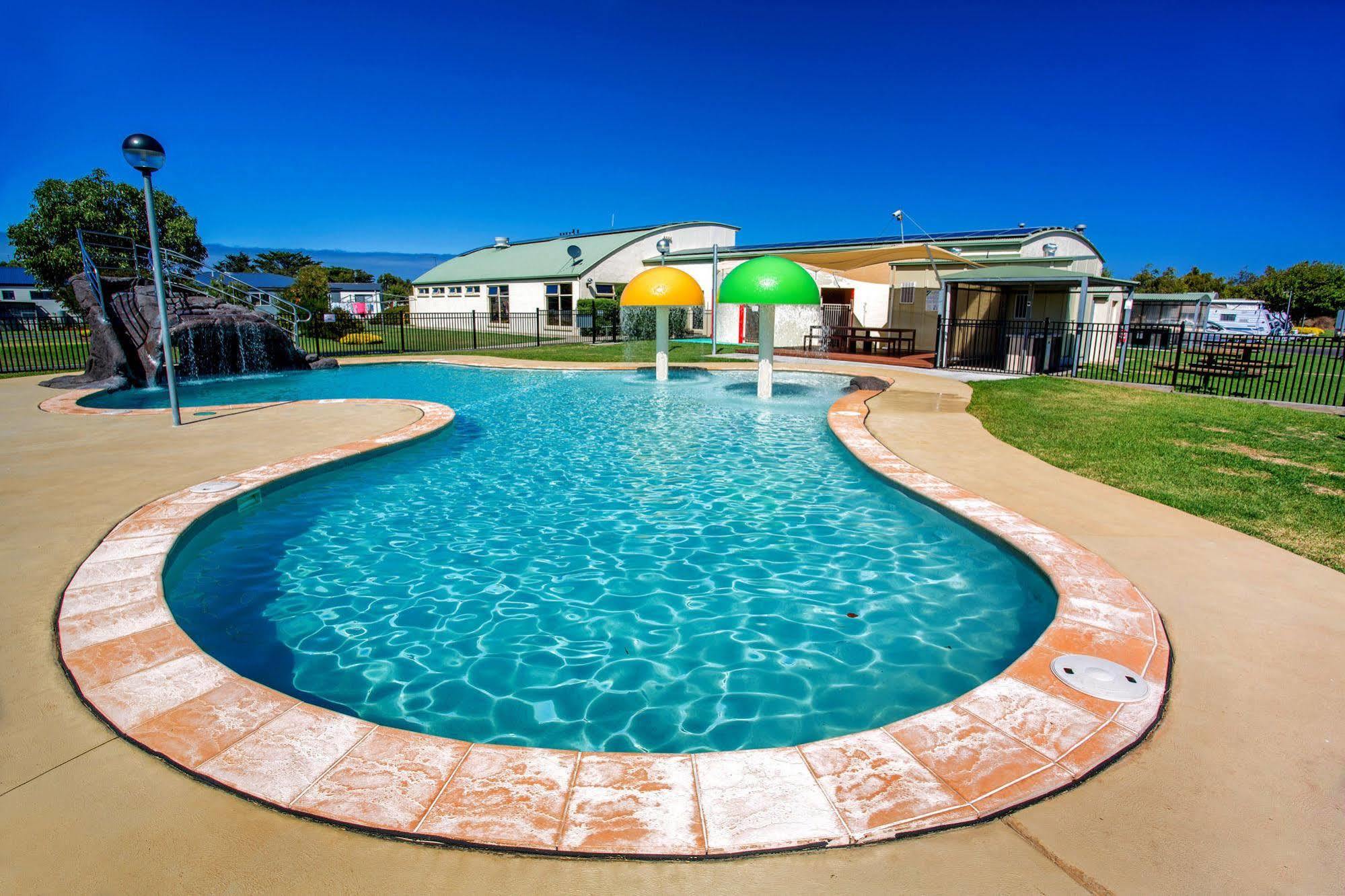 Nrma Warrnambool Riverside Holiday Park Экстерьер фото